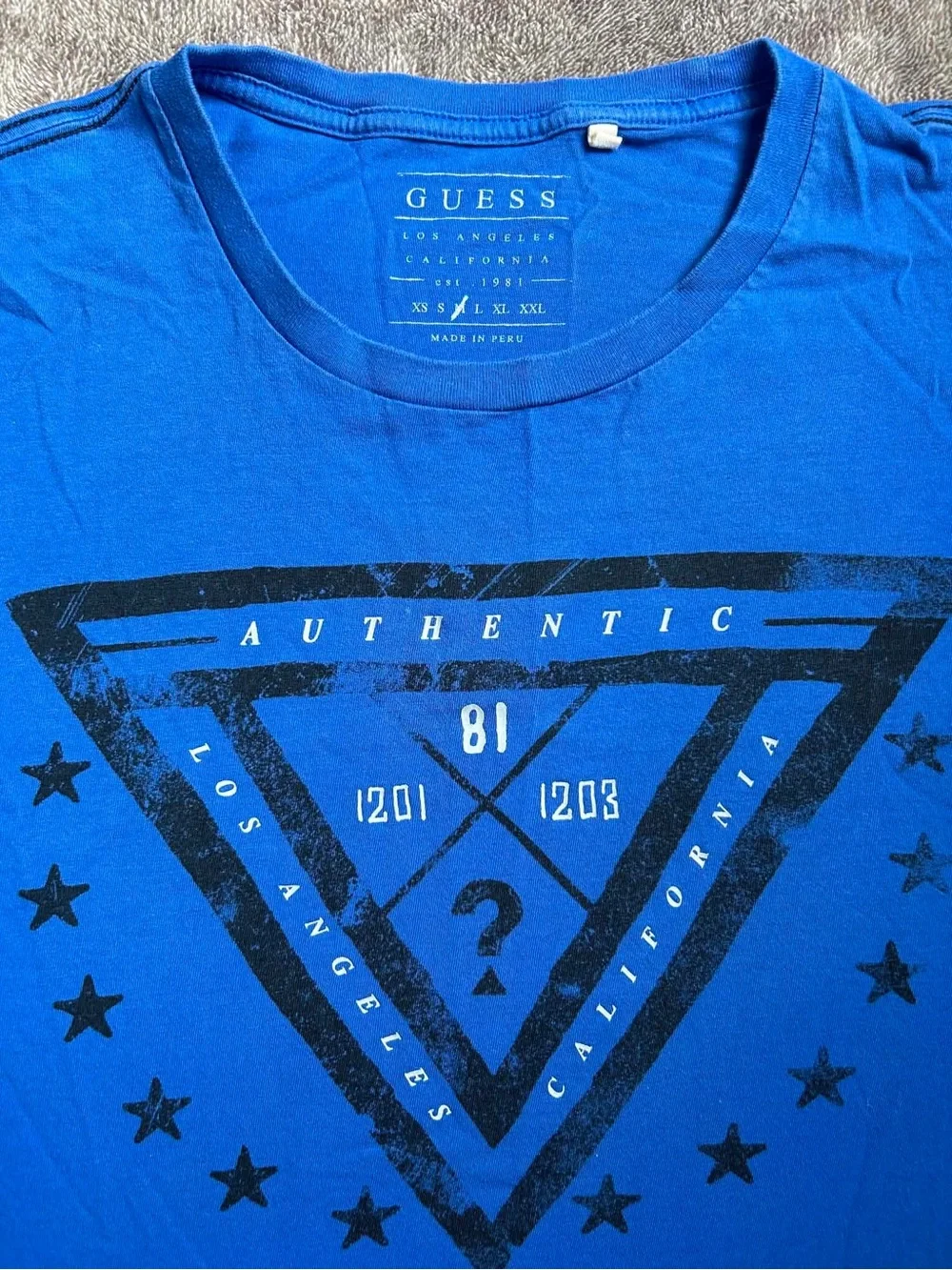 GUESS Authentic Blue Triangle  Graphic Tee T Shirt Size Medium LA California - Picture 2 of 6